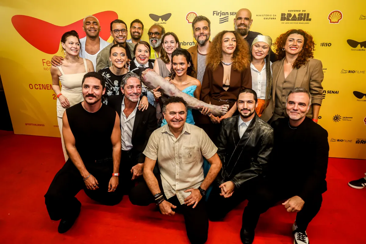 Elenco de O Agente Secreto durante o Festival do Rio 2025