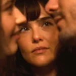 Entre Nós Uma Dose Extra de Amor 2025 resenha crítica do filme Flixlândia