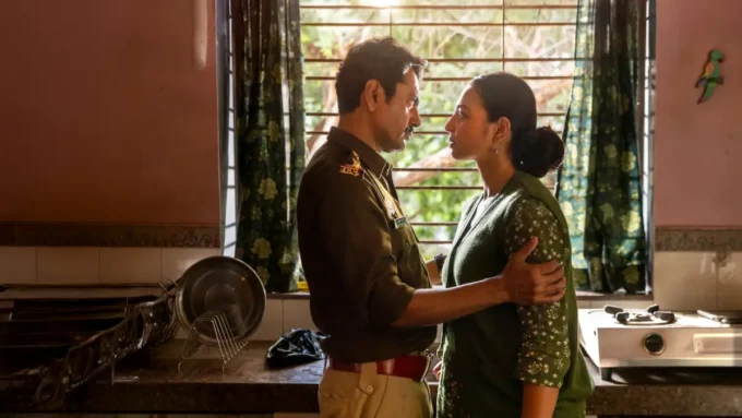 Na Solidão da Noite Assassinatos na Mansão Bansal resenha crítica filme Netflix 2025 Flixlândia