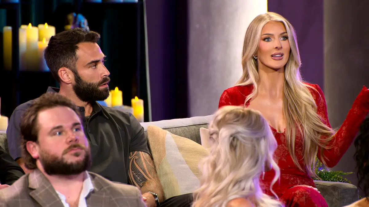 O triste fim de Ashley e Alex (Foto: Divulgação / Netflix)