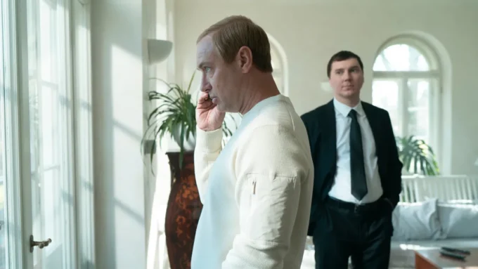 Com Jude Law e Paul Dano, thriller político ‘O Mago do Kremlin’ ganha trailer e data de estreia veja