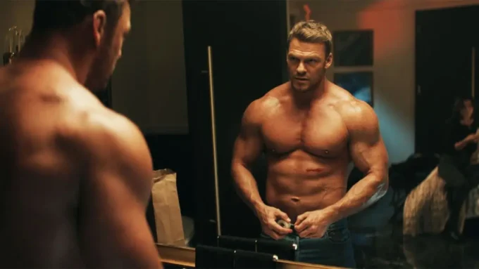 Quem é Alan Ritchson conheça os filmes e programas de TV do ator - Flixlândia