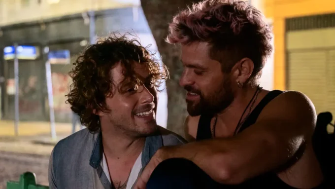 Ruas da Glória crítica do filme 2026 - Caio Macedo e Alejandro Claveaux (Foto de Íra Barillo) - Flixlândia