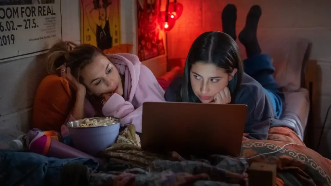 A Colega Perfeita 2026 crítica do filme da Netflix - Flixlândia