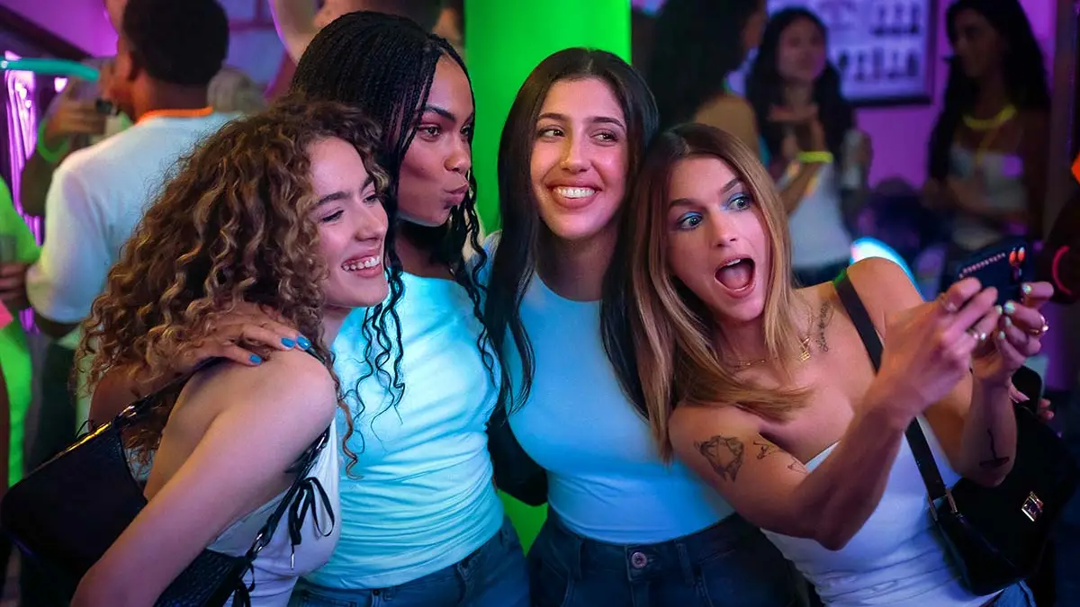 A Colega Perfeita crítica do filme da Netflix 2026 - Flixlândia