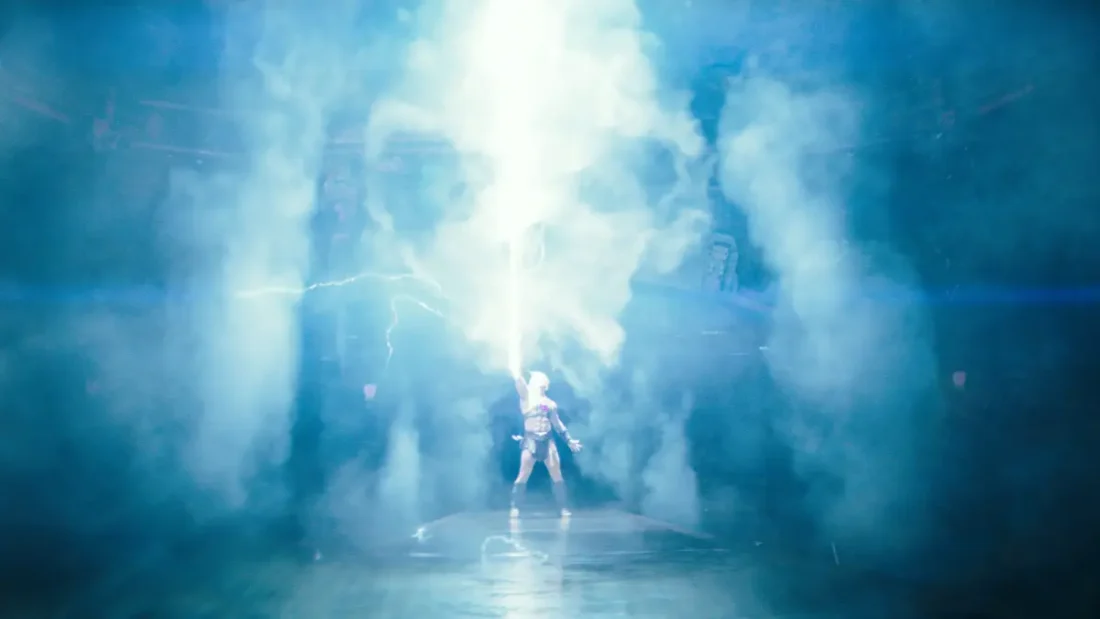 Cena do filme Mestres do Universo de 2026 em que He-Man evoca os poderes e fala a frase Pelos Poderes de Grayskull