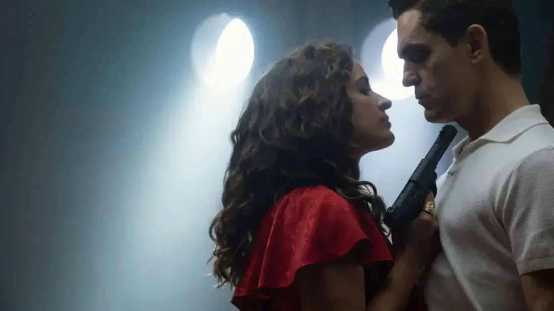 Crítica | 'Berlim e a Dama com Arminho' troca a adrenalina pelo romance