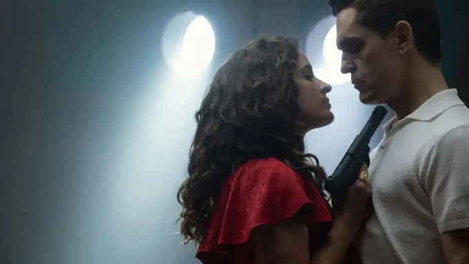 Crítica | 'Berlim e a Dama com Arminho' troca a adrenalina pelo romance