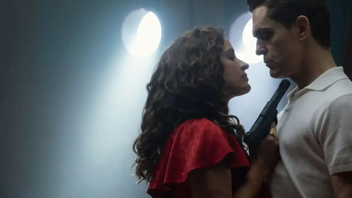 Crítica | temporada 2 de 'Berlim e a Dama com Arminho' troca a adrenalina pelo romance