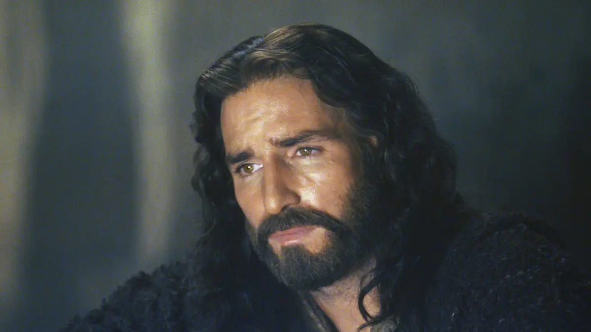 Jim Caviezel em A Paixão de Cristo - Flixlândia