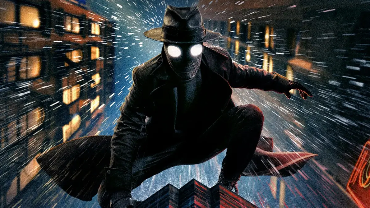 Nicolas Cage com o uniforme do personagem Spider-Noir em cima de um prédio com gotas de chuva em cena da série do Prime Video de 2026