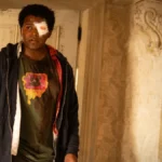 Personagem da série Origem com curativo no olho na temporada 4 da série do Globoplay - Flixlândia