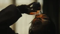 trailer do filme A Morte do Demônio Em Chamas 2026 - Flixlândia