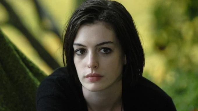 Anne Hathaway no filme O Casamento de Rachel