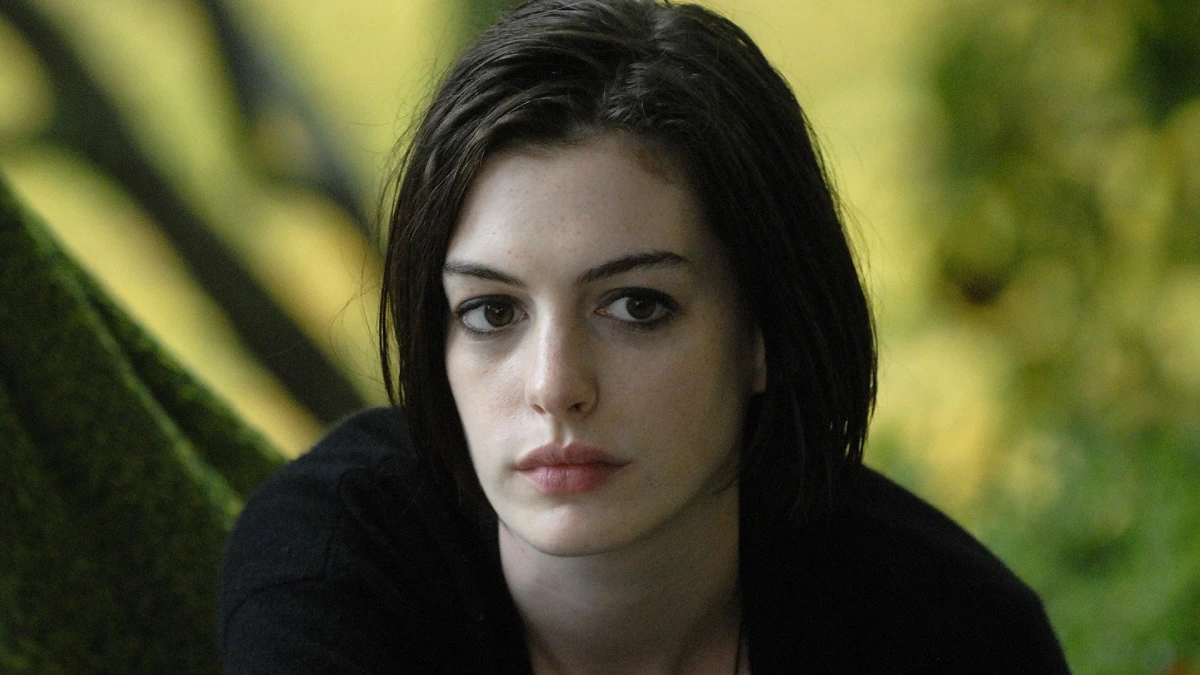 Anne Hathaway no filme O Casamento de Rachel