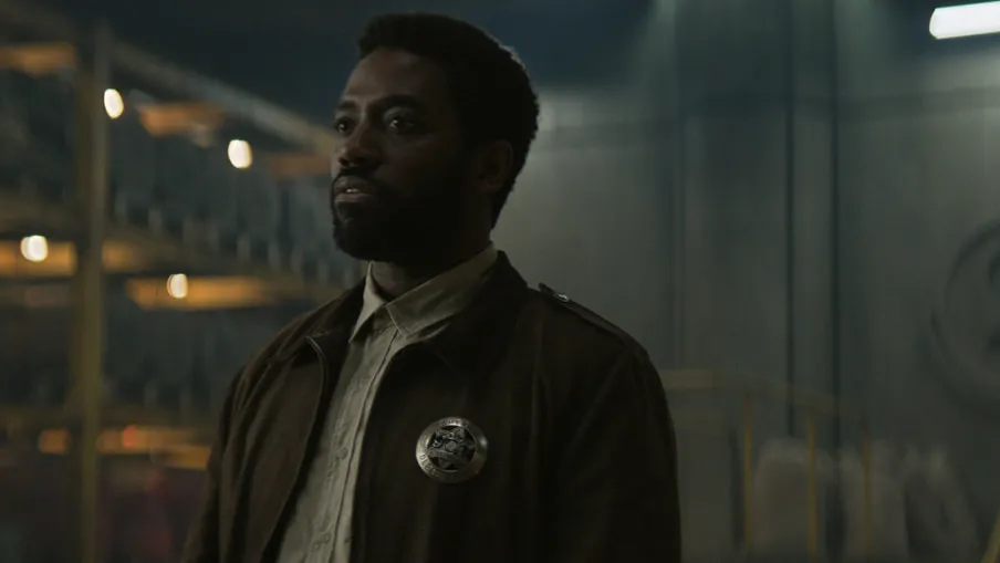 Chinaza Uche na temporada 3 de Silo