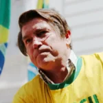 Jim Caviezel como Jair Bolsonaro no fime Dark Horse