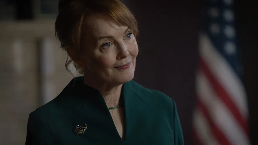 Laura Innes na temporada 3 de Silo