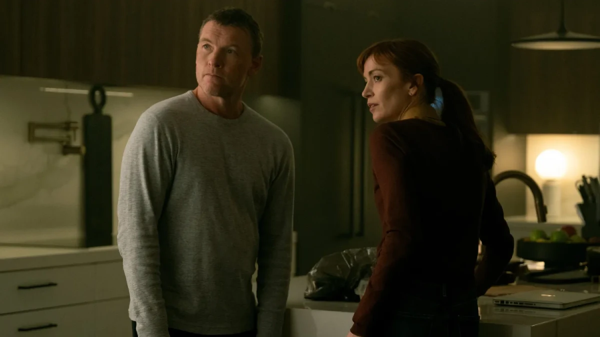 Sam Worthington e Britt Lower em Eu Vou Te Encontrar, série de 2026 da Netflix