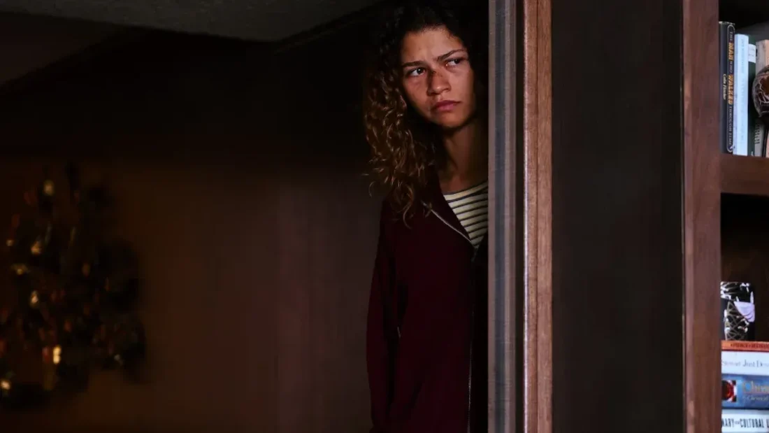 Zendaya no papel de Rue Bennett em cena da temporada 3 de Euphoria (1)