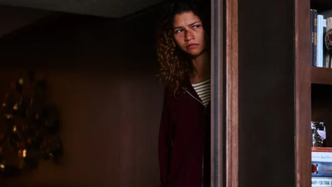 Zendaya no papel de Rue Bennett em cena da temporada 3 de Euphoria (1)
