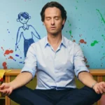 protagonista de Assassino Zen fazendo meditação em cena da temporada 2 da série da Netflix (1)