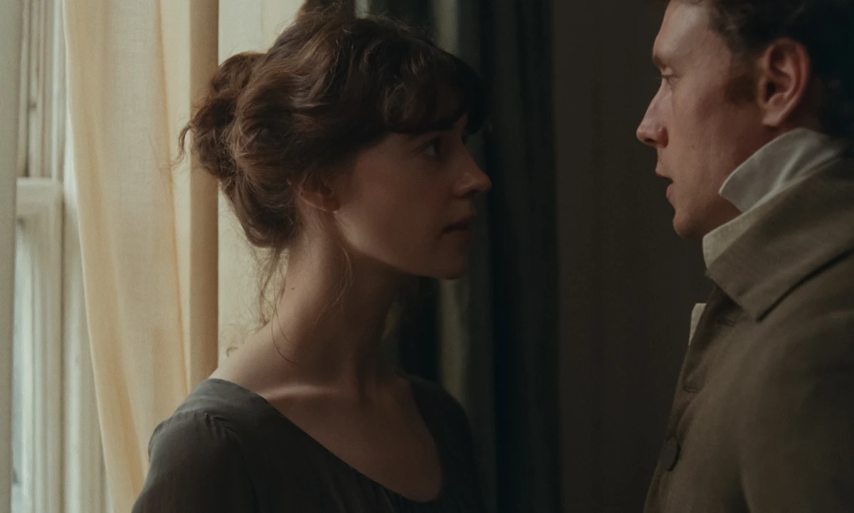 Daisy Edgar-Jones em cena do filme Razão e Sensibilidade de 2026