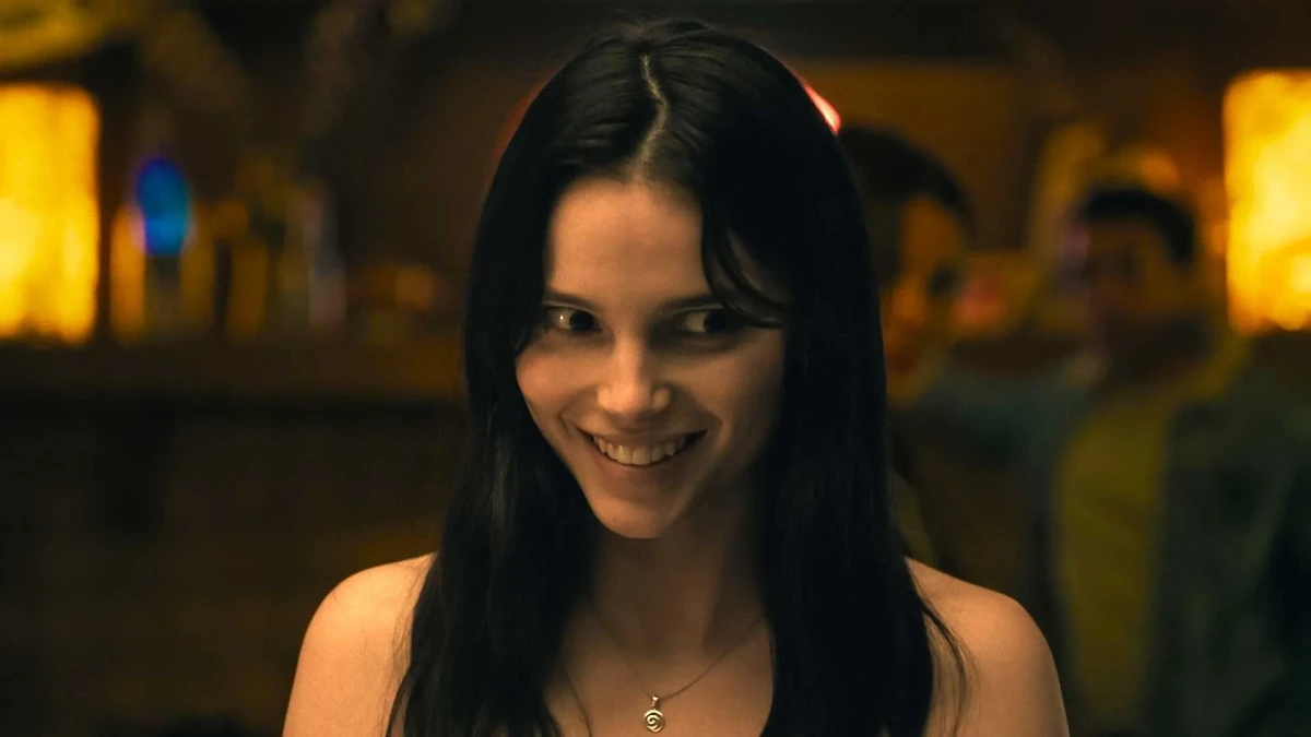 Inde Navarrette como Nikki Freeman em Obsessão, filme de 2026: elenco mudou de vida após sucesso