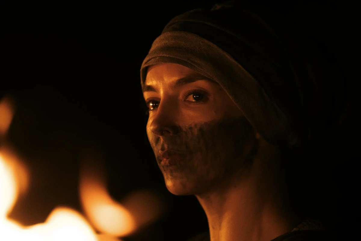 Jodie Comer em A Morte de Robin Hood