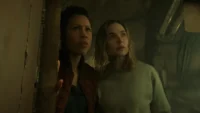 Remmie Milner e Rebecca Ferguson no episódio 4 da temporada 3 de Silo no Apple TV