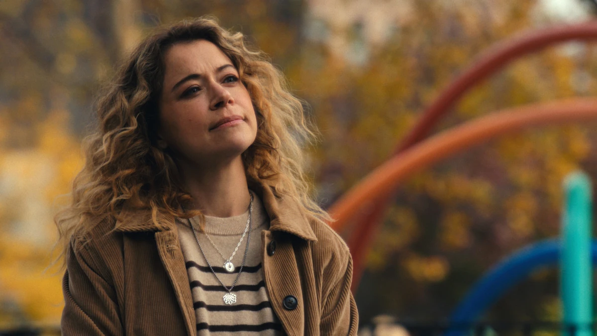 Tatiana Maslany no episódio 10 da sére Prazer Máximo Garantido no Apple TV