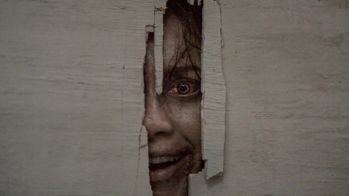 capa do filme A Morte do Demônio Em Chamas de 2026