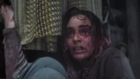 cena de A Morte do Demônio Em Chamas filme de 2026