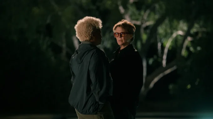 Aunjanue Ellis-Taylor e Annette Bening no episódio 7, final da temporada de Lucky, série do Apple TV