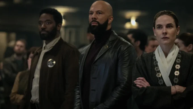 Chinaza Uche, Common e Rebecca Ferguson no episódio 9 da temporada 3 de Silo