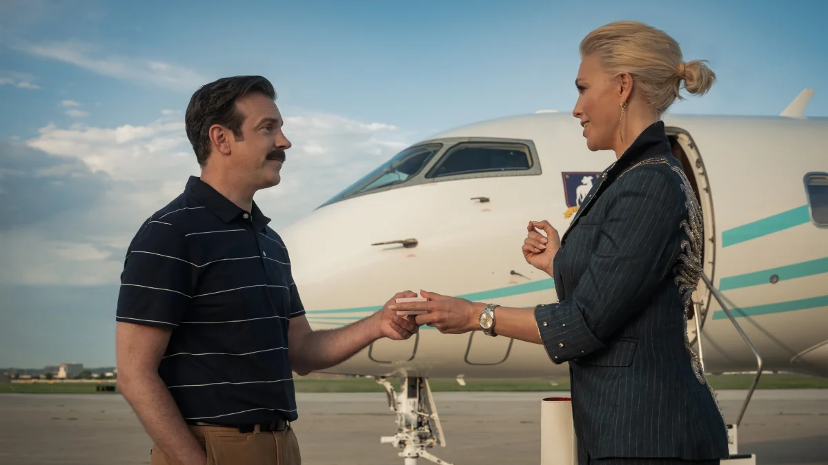 Jason Sudeikis e Hannah Waddingham na temporada 4 de Ted Lasso no Apple TV