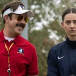 Jason Sudeikis e Tanya Reynolds no episódio 1 da temporada 4 de Ted Lassodo Apple TV