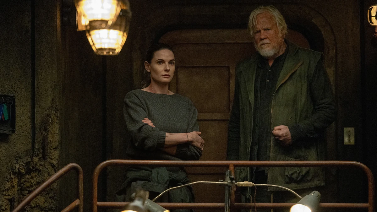 Rebecca Ferguson e Tim Robbins no episódio 7 da temporada 3 de Silo no Apple TV