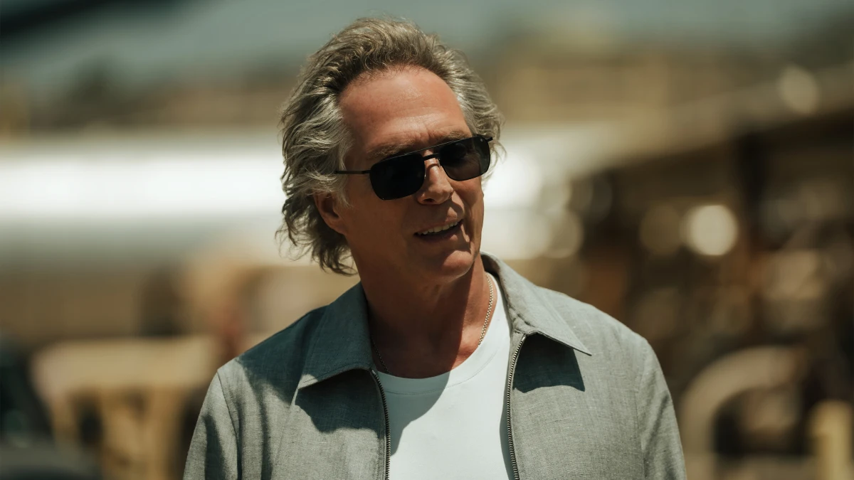 William Fichtner no episódio 7, final da temporada de Lucky, série do Apple TV