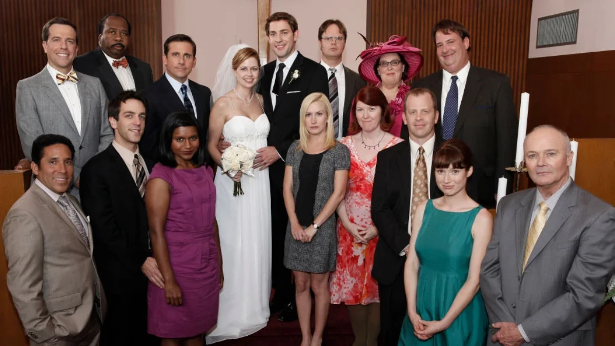 elenco de the office celebra casamento de fãs da série