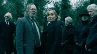 Gary Oldman e Kristin Scott Thomas no episódio 1 da temporada 6 de Slow Horses
