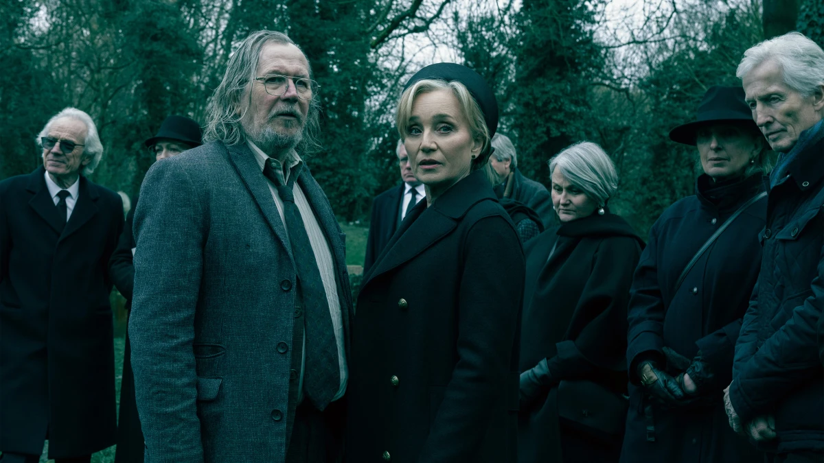 Gary Oldman e Kristin Scott Thomas no episódio 1 da temporada 6 de Slow Horses