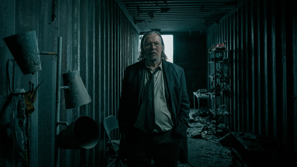 Gary Oldman no episódio 1 da temporada 6 de Slow Horses
