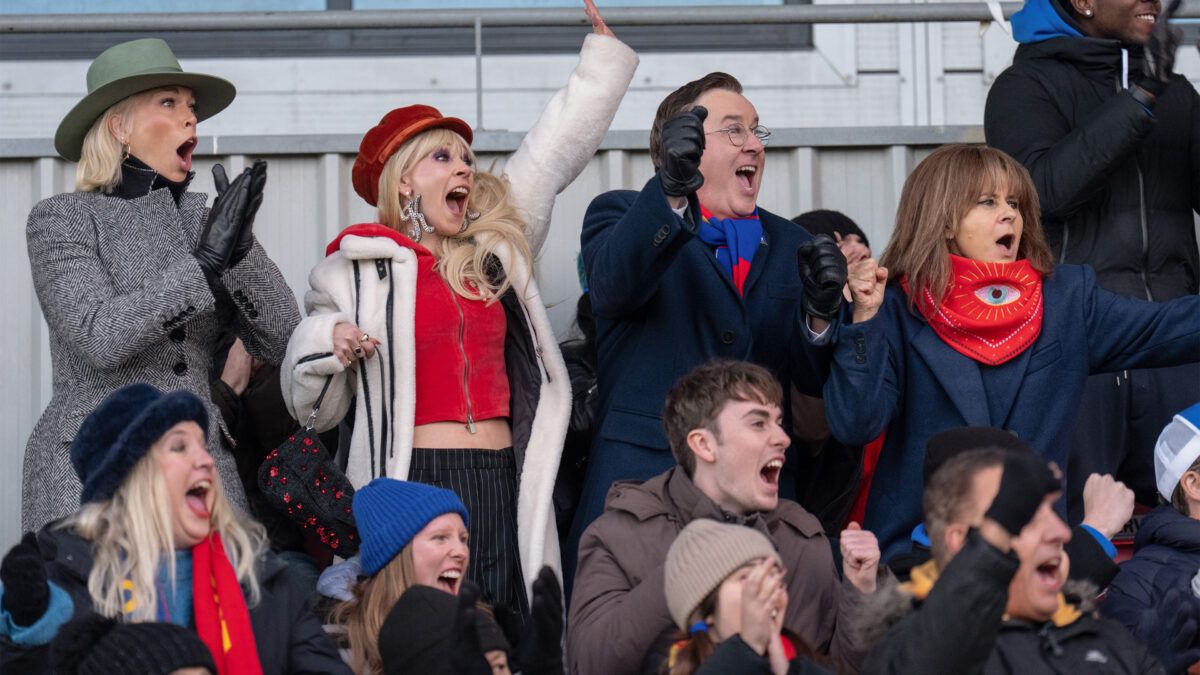 Hannah Waddingham, Juno Temple, Jeremy Swift e Tracey Ullman no episódio 8 da temporada 4 de Ted Lasso