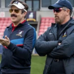 Jason Sudeikis e Brendan Hunt no episódio 7 da temporada 4 de Ted Lasso