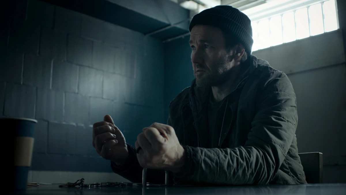Joel Edgerton no episódio 1 da temporada 2 de Matéria Escura