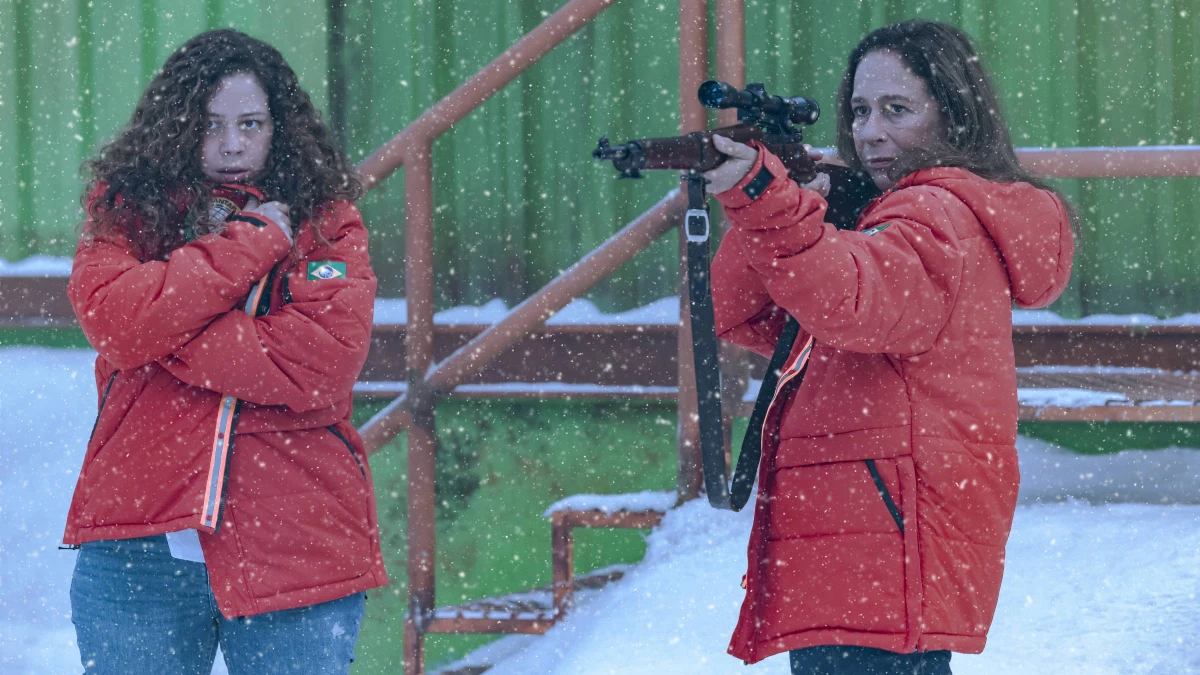 Leandra Leal e Andréa Beltrão no filme Antártida 2026