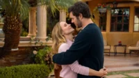 Adam Brody e Kristen Bell na temporada 3 de Ninguém Quer