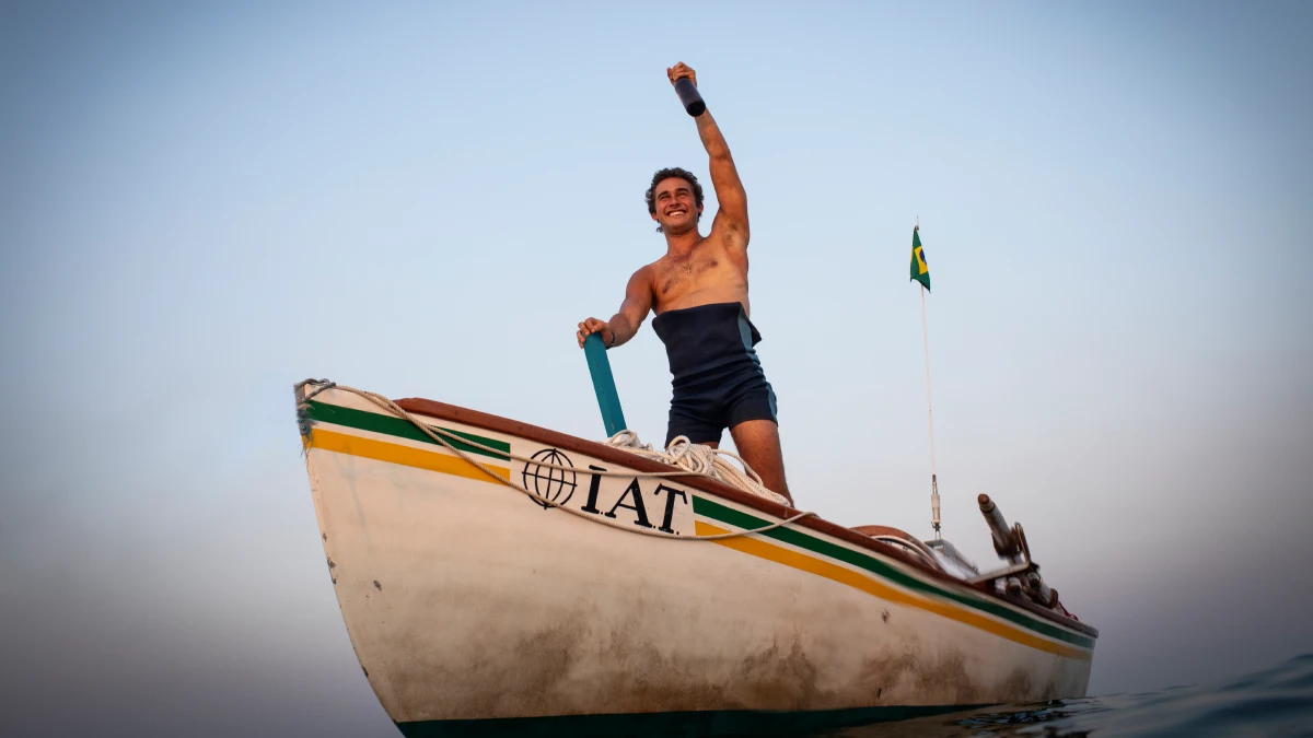 Filipe Bragança como Amyr Klink no filme 100 Dias