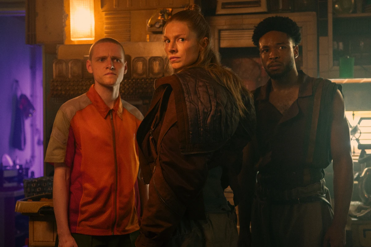 Lewis_Gribben_-_Hunter_Schafer_-_Dimitri_Abold_in_Blade_Runner_2099_-_Credit_Clay_Enos_for_Prime_3000